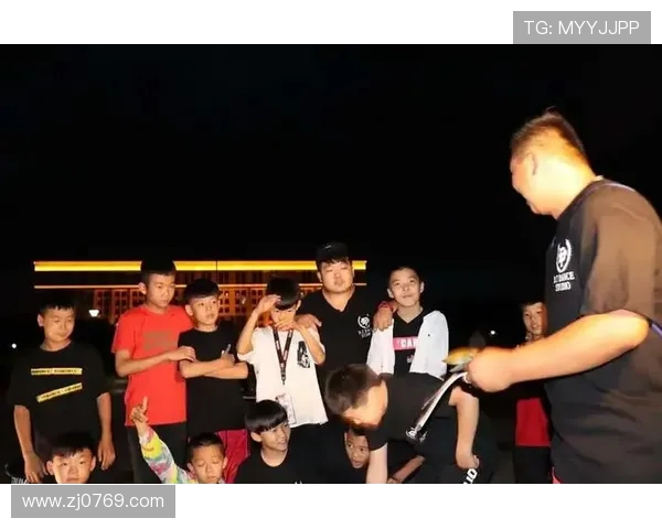 深圳街舞队荣登全国速度排行榜第七名展现实力与风采 深圳街舞队荣登全国速度排行榜第七名展现实力与风采