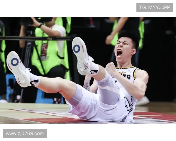 2018年CBA精彩对决回顾广厦队与辽宁队的巅峰对抗录像分析