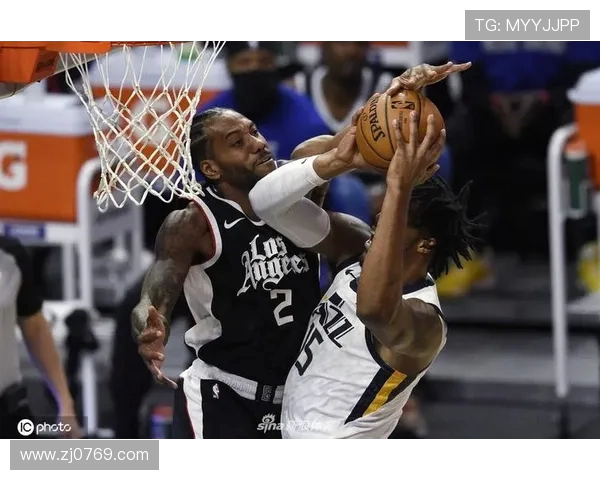 快船与爵士激战24日赛场精彩瞬间回顾与赛后分析 快船与爵士激战24日赛场精彩瞬间回顾与赛后分析