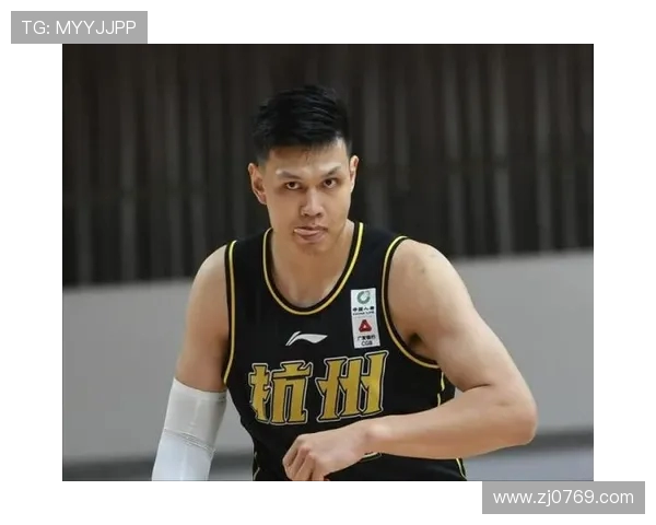 许钟豪的成长之路:从青涩少年到职场精英的蜕变与追求 许钟豪的成长之路:从青涩少年到职场精英的蜕变与追求